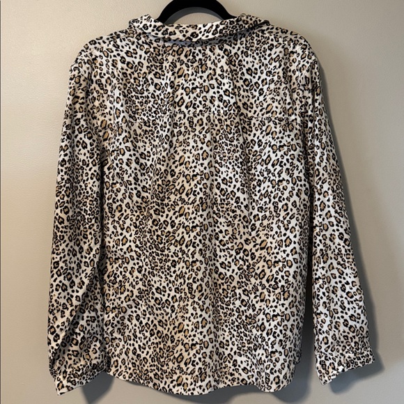 Chico’s No-Iron Cheetah Blouse - Picture 3 of 5